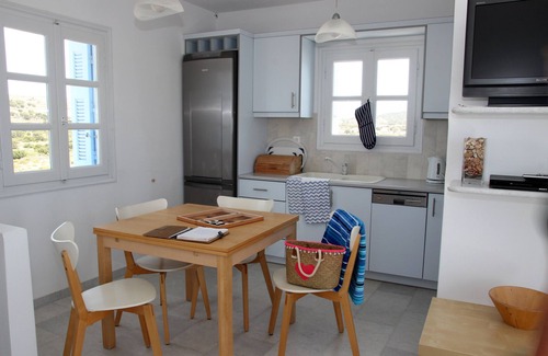 Naxos Villa | Beautiful family villa, superb views, 5 minutes walk to the beach.