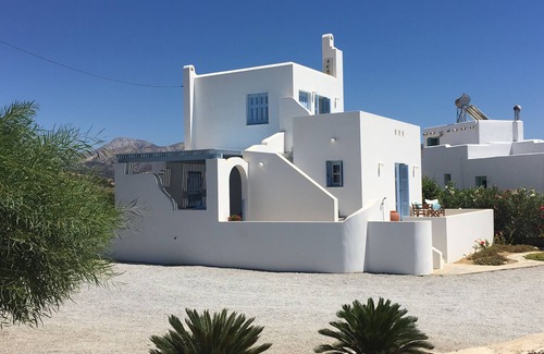 Naxos Villa | Beautiful family villa, superb views, 5 minutes walk to the beach.