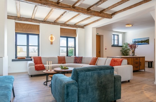 Turnhout House | Beautiful farmhouse for groups with indoor pool