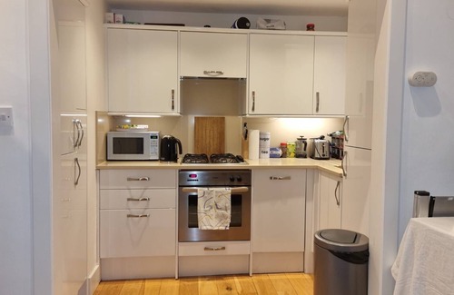 Pembridge Apartment | Beautiful first floor flat with a deck in the heart of Notting Hill