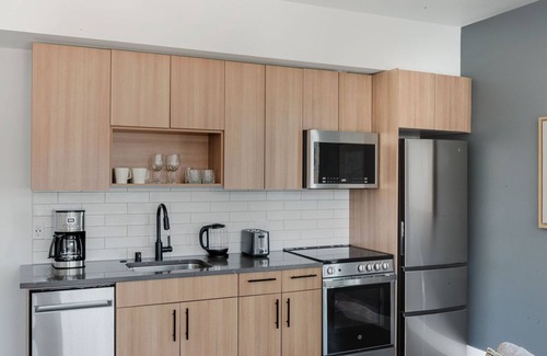 Squire Park Apartment | Beautiful First Hill Jr 1BR w/Gym, BBQ & Game Room, by Blueground