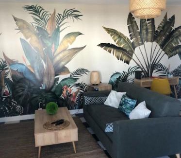 Saint-Laurent-du-Var Apartment | Beautiful flat with balcony and sea view