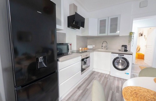 Aulnay-sous-Bois Apartment | Beautiful flat with private terrace near the train