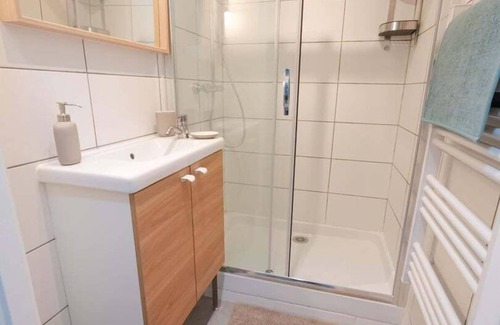 Aulnay-sous-Bois Apartment | Beautiful flat with private terrace near the train
