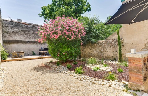 Carcassonne Apartment | Beautiful flat with old-world charm and garden