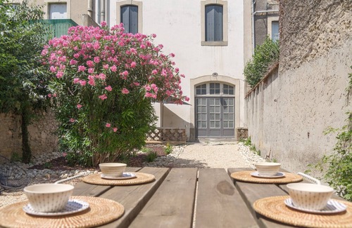 Carcassonne Apartment | Beautiful flat with old-world charm and garden