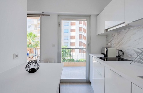 Juan-les-Pins Apartment | Beautiful flat with balcony - 200m from the beach