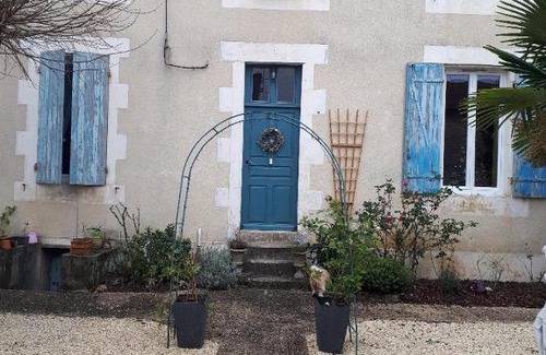 Civray House | Beautiful Four Poster Double Room with en-suite, Nouvelle Aquitaine, France