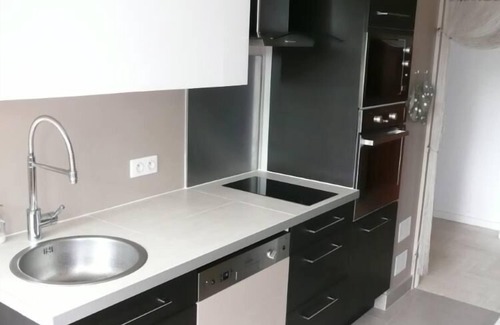 La Napoule Apartment | Beautiful 3-room flat near sea, golf, village/train. Bright, swimming pool, wifi