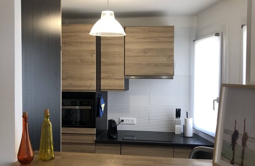 Saint-Laurent-du-Var Apartment | Beautiful flat with balcony and sea view