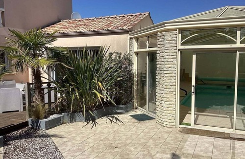Talmont-Saint-Hilaire Villa | Beautiful family villa with heated indoor pool