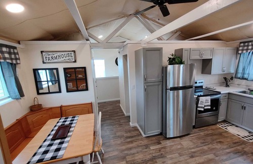 Nampa House | Beautiful full apartment, in barn style building, close to town with farm views!