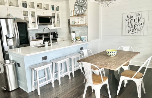 Red Fish Cove Condo | Beautiful, fully remodeled beach front condo next to Pointe West Beach Club!