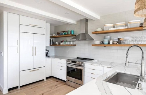 Glen Arbor Condo | Beautiful Fully Renovated 4bed/4bath Waterfront Condo on Lake Michigan