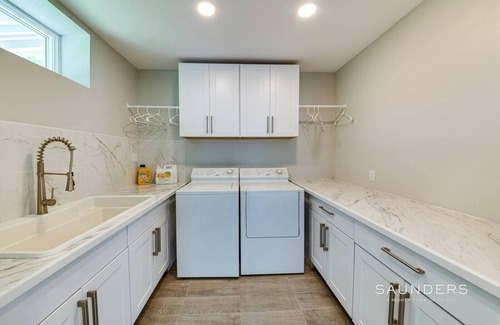 Northwest Harbor House | Beautiful, fully updated, Spacious East Hampton home minutes from town and beach