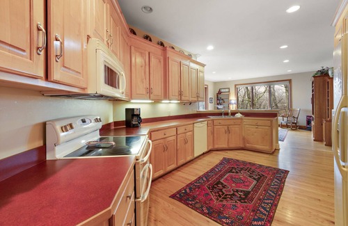Banner Elk House | Beautiful Getaway with Stunning Mountain Views