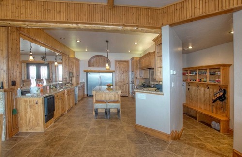 Sanger House | Beautiful Getaway With Pool/Hot Tub/Fishing Pond on Lake Ray Roberts
