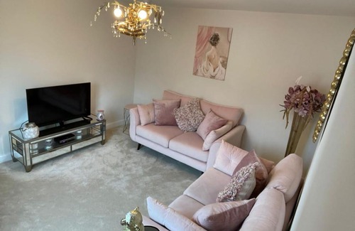 East Kilbride Apartment | Beautiful Glasgow Home