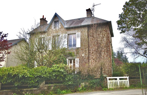 Carolles Cottage | Beautiful granite holiday house near the sea