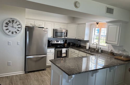 Orange Beach Condo | Beautiful Ground Floor with a Panoramic View of the Gulf of Mexico