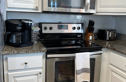 Orange Beach Condo | Beautiful Ground Floor with a Panoramic View of the Gulf of Mexico