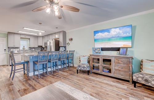 Port Aransas Condo | Beautiful ground floor condo at Island Retreat
