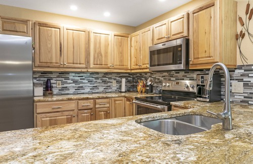 Edwards Condo | Beautiful Ground-level Condo, Hot tub, Pool Minutes to Arrowhead Ski Resort