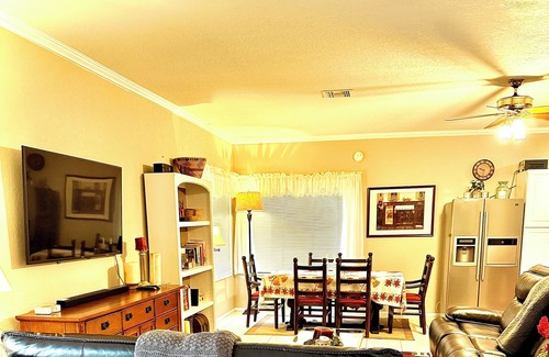 Glendale House | Beautiful Guest Cottage within close proximity to Baseball and Restaurants