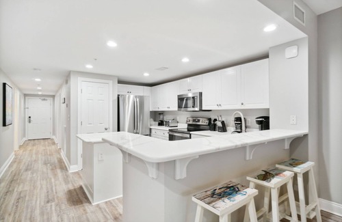 Long Beach Condo | BEAUTIFUL GULF FRONT CONDO WITH GREAT VIEWS POOLS AND BEACH!