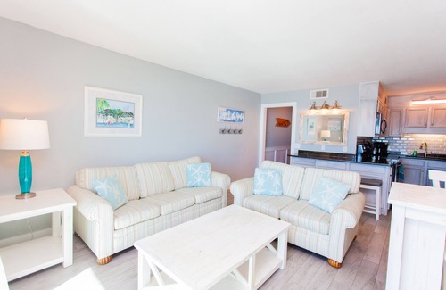 Panama City Beach Condo | Beautiful Gulf Front Condo! Summit 627