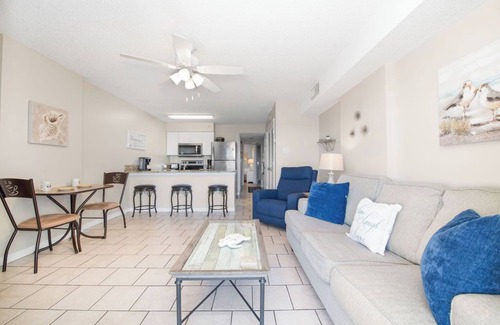 Gulf Shores Condo | Beautiful Gulf Front Condo ~ 1BR 2BA+Bunks ~ Keyless Entry ~ Royal Palms 904