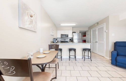 Gulf Shores Condo | Beautiful Gulf Front Condo ~ 1BR 2BA+Bunks ~ Keyless Entry ~ Royal Palms 904