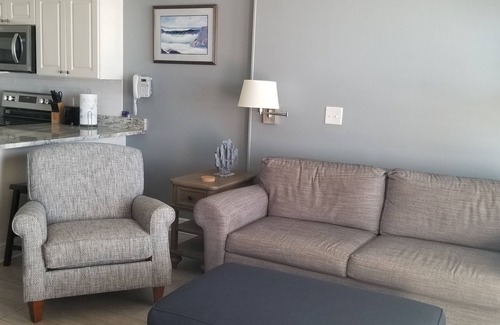 Gulf Shores Condo | Beautiful Gulf Shores AL Beachfront Condo for Rent! Sleeps 4