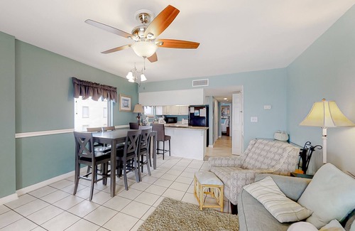 Gulf Shores Condo | Beautiful Gulf shores vacation suite with pool & central AC