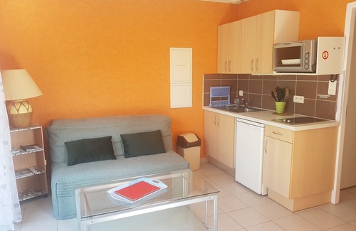 Saint-Palais-sur-Mer House | BEAUTIFUL HOUSE IN PEACE WITH GARDEN 5 MINUTES WALK TO THE BEACH AND SHOPS