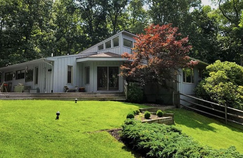 Noyack House | Beautiful Hampton Retreat- Sag Harbor Tennis and Pool on 2 private acres