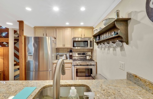 Harbor Springs Condo | Beautiful Harbor Springs Condo | Private Beach Access | Sleeps 8 | 2 Bedrooms