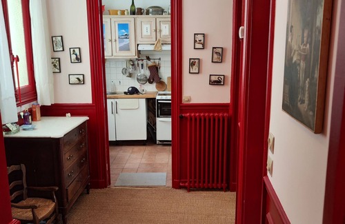 16th Arrondissement Apartment | Beautiful Haussmannian apartment in the 16th arrondissement. Quiet building.