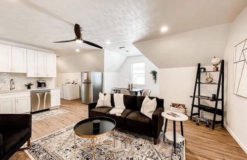 East Liberty Apartment | Beautiful, High-End, A/C, All New 2BR/1BA