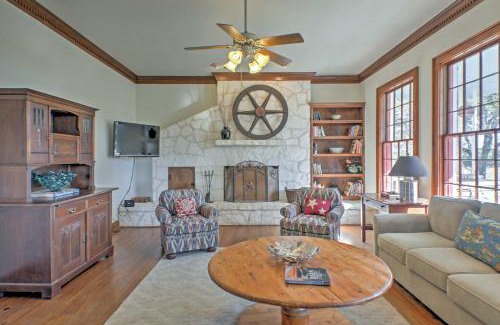 Boerne House | Beautiful Hill Country Ranch Home - 4 Mi to Town!