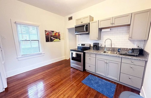 Gainesville Apartment | Beautiful Historic Downtown Apt - Walk Everywhere