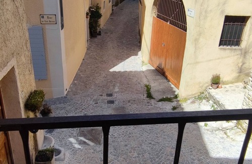 Mollans-sur-Ouveze House | Beautiful house with terrace in Provence