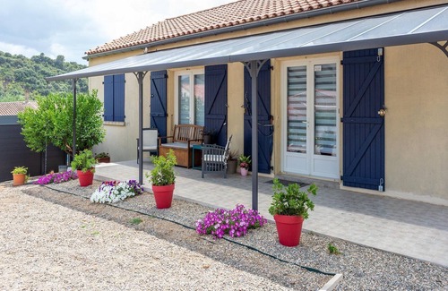 Roquebrun House | Beautiful holiday home in Roquebrun with swimming pool