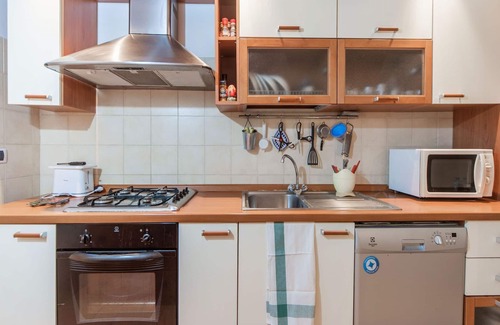 Ardea House | Beautiful holiday home in Ardea with garden