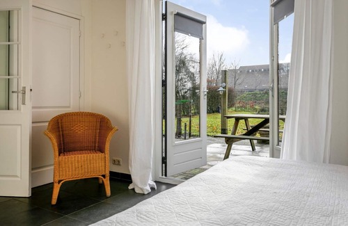 Municipality of Noord-Beveland House | Beautiful holiday home in Kortgene with garden