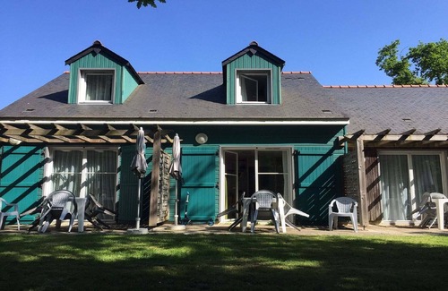 Saumur House | Beautiful holiday home with linen package