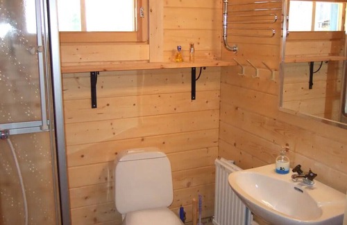 Tavelsjo House | Beautiful holiday home in the countryside between fir trees and blueberry bushes