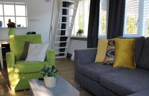 Warmenhuizen House | Beautiful holiday home with unobstructed view located on the Westriesedijk