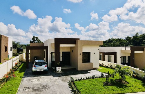 Ocho Rios House | Beautiful home! Centrally located in a gated community with 24 hour Security.