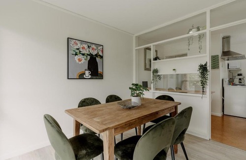Lyneham House | Beautiful Home Close to Transport and Attractions